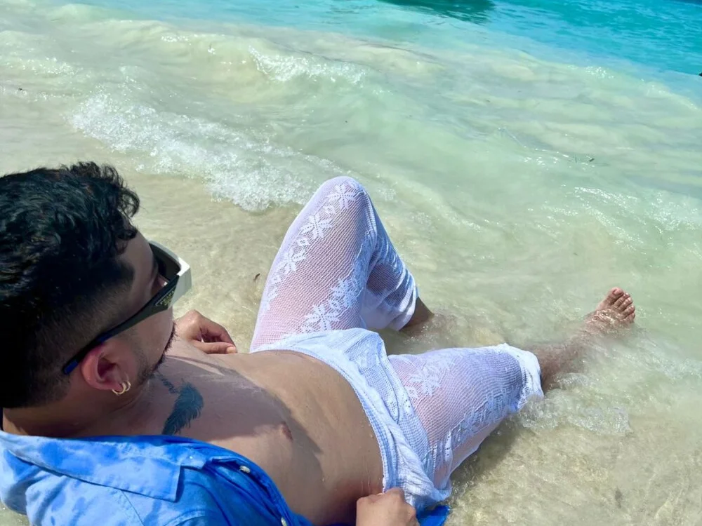 JosstinMills অফলাইন XXX চ্যাট