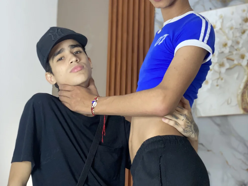 NAUGHTY_BOYS1: συνομιλία ΧΧΧ εκτός σύνδεσης