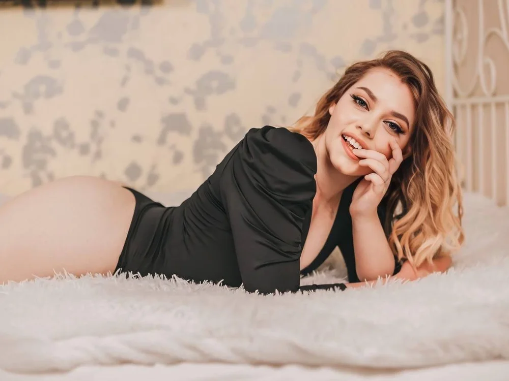 Emy-Moore offline chatrum