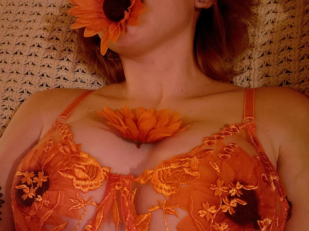 AbsolutelyDivine's Offline XXX Chat