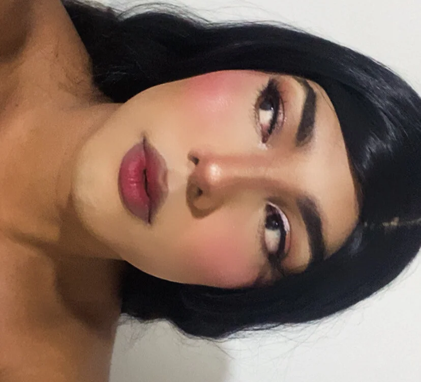 Chanelfanci's Offline Chat Room