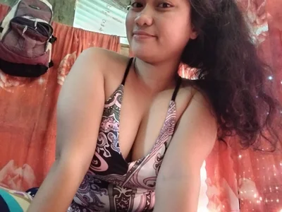 Yummyleyn Female Girls XXX Live Cam