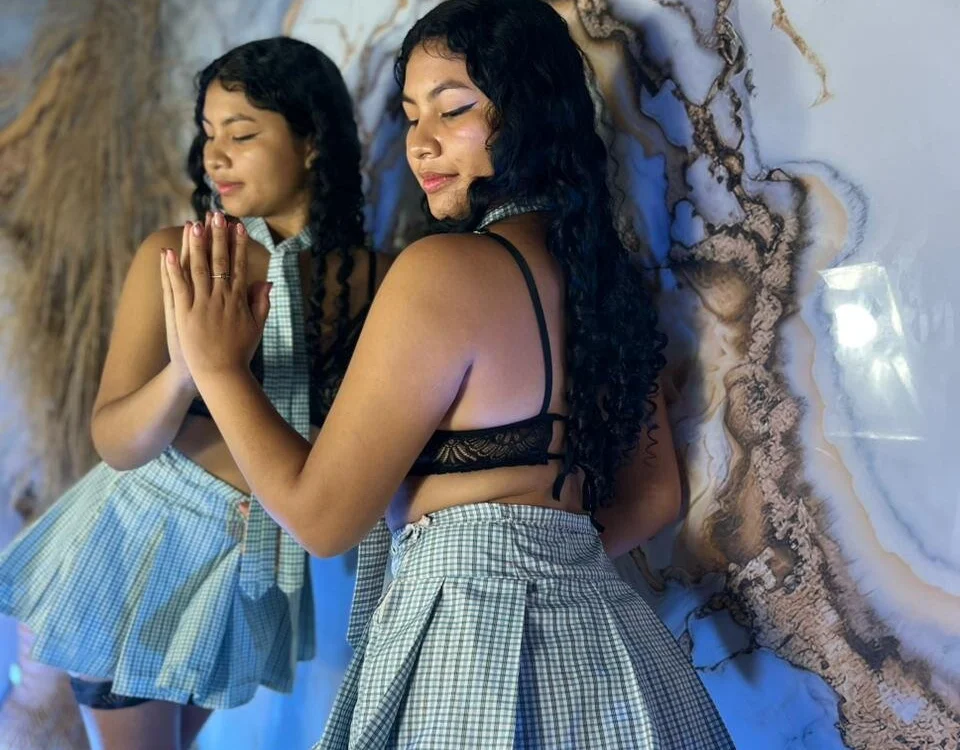 charlottte___ Adlı Modelin Çevrimdışı XXX Sohbeti