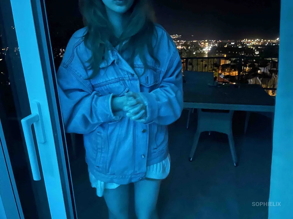 EmmiMay's Offline Chat Room