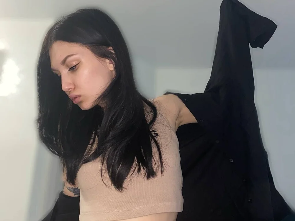 CharmyDark's Offline Chat Room