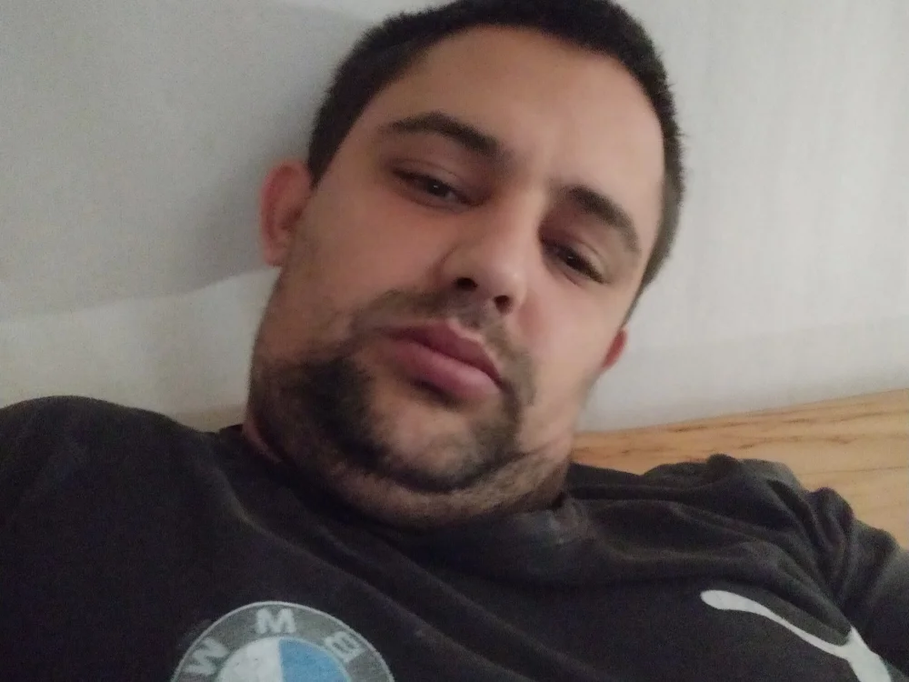 mbtk94's Offline Chat Room