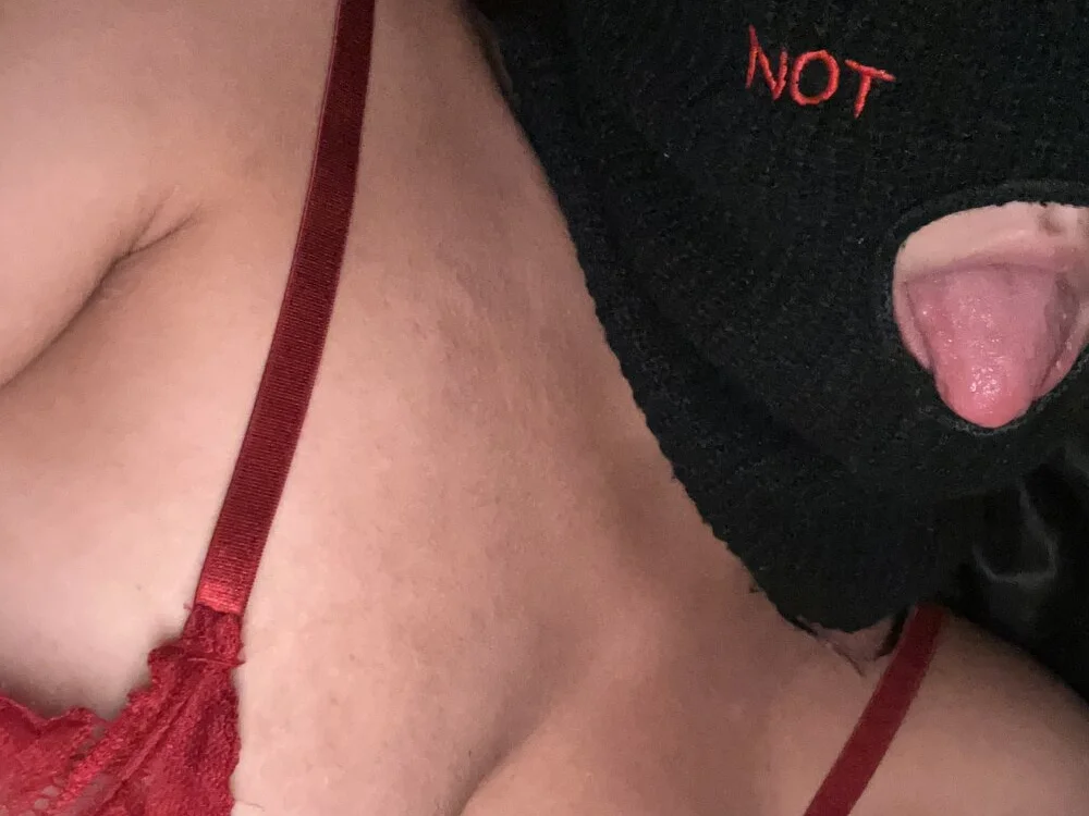 MissAmanda00 Offline XXX Chat