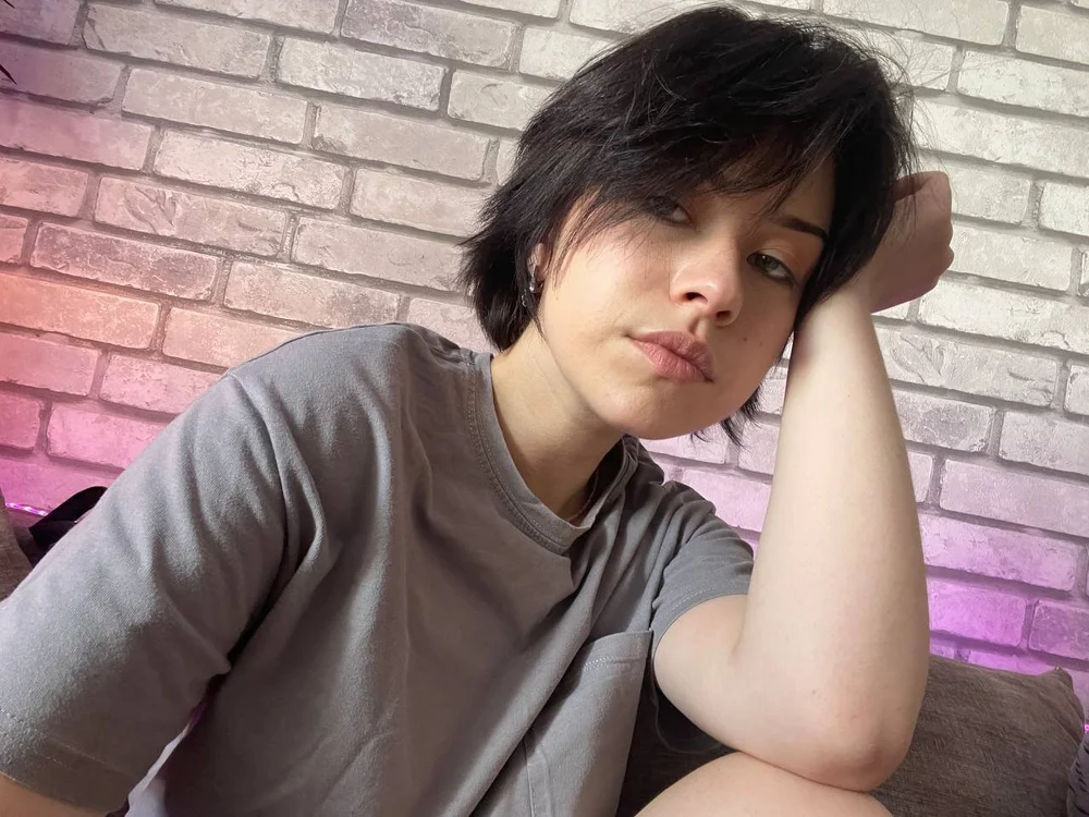 KristinMorriss' Offline XXX Chat