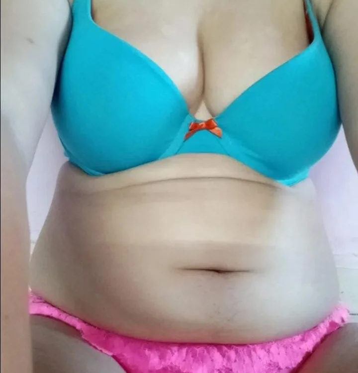 Ayesha_khan13