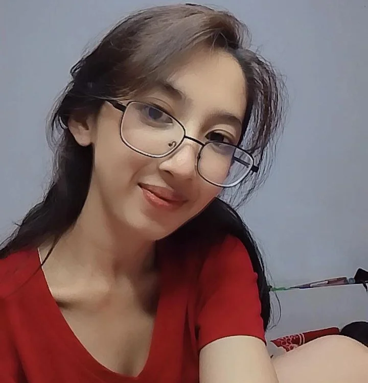 queenris12's Offline Chat Room