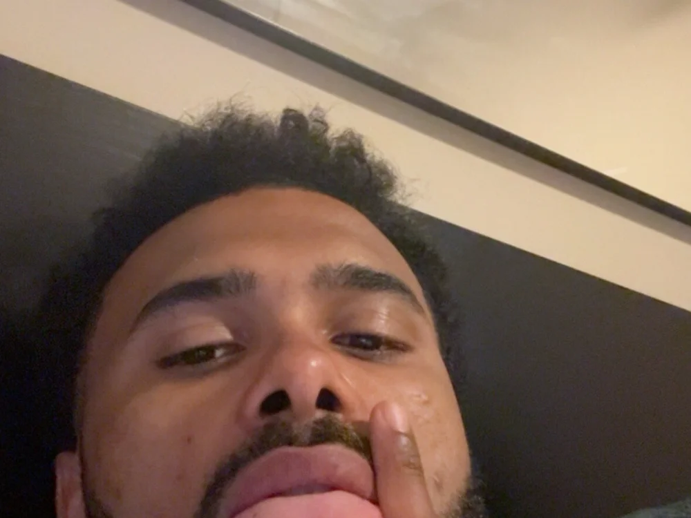 sneakyleek74 offline chatrum