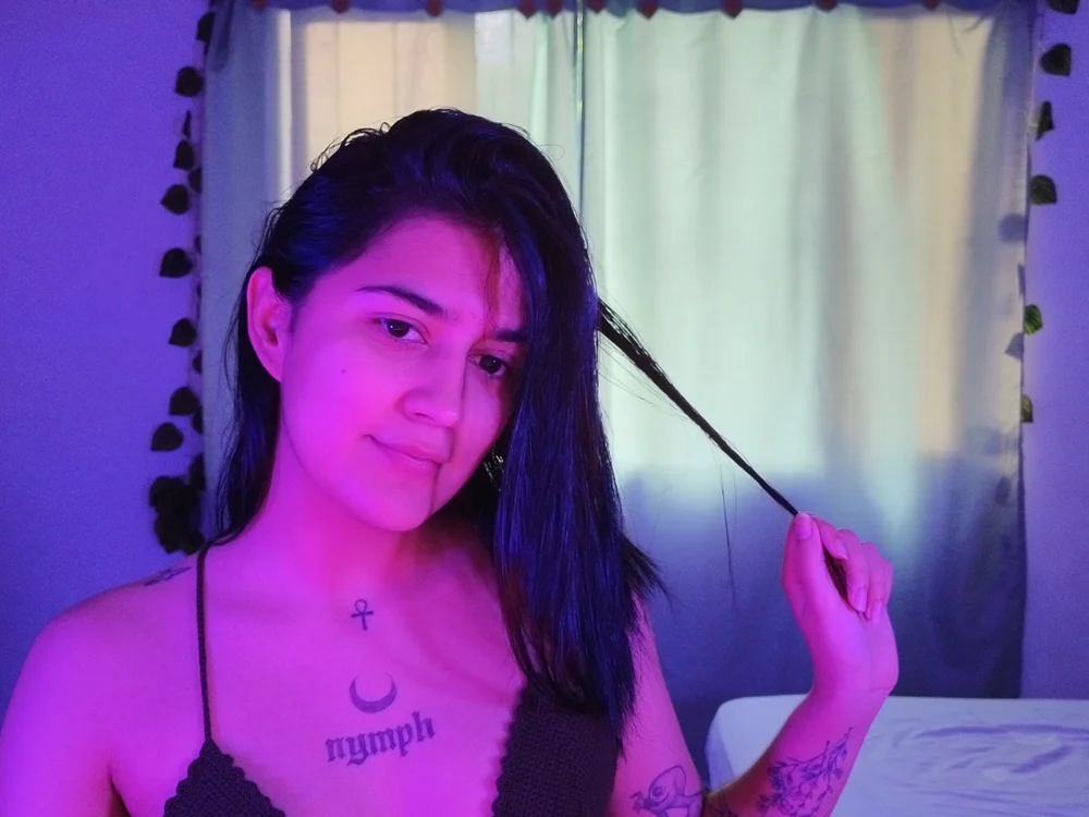 VioletWalls' Offline Chat Room