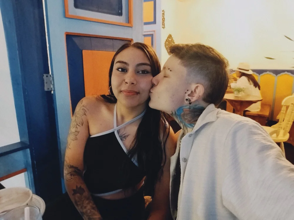 Offline XXX chat FreyandQuinn