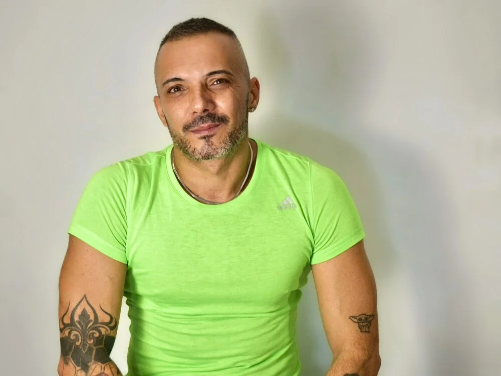 Chatroom XXX hors ligne de Italmanu85