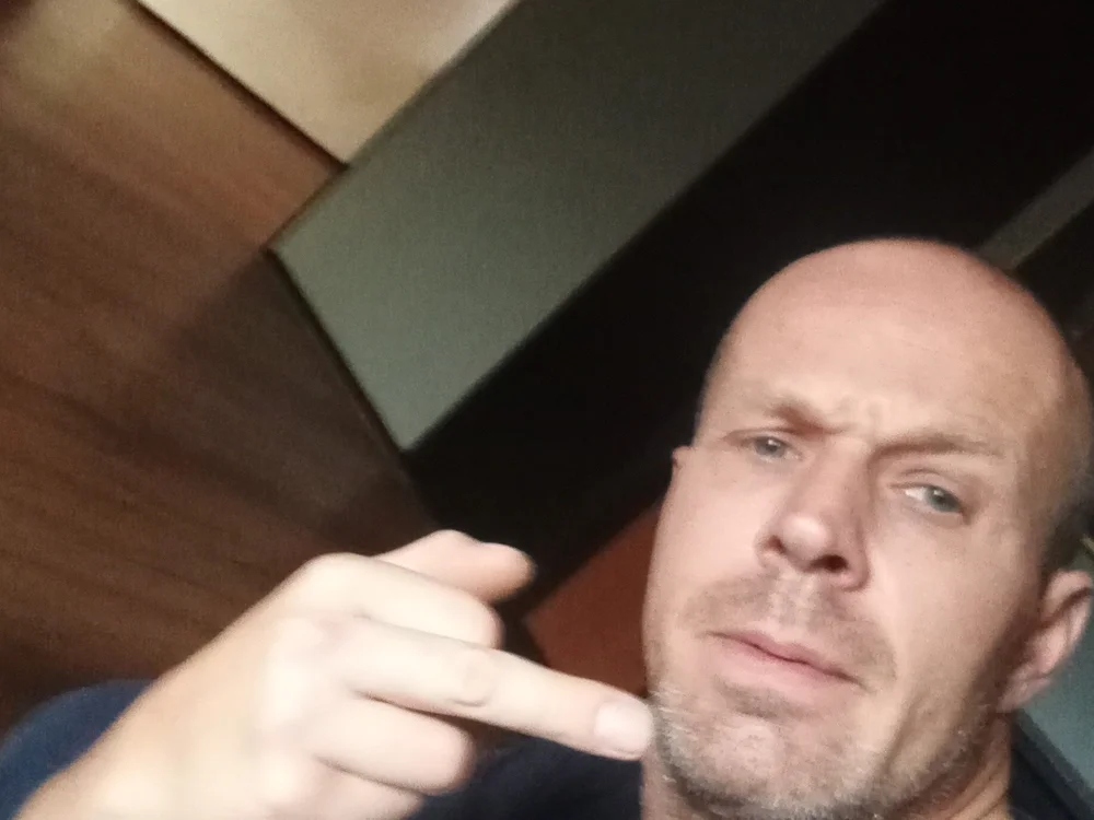 Offline chatovací místnost doshermanoss