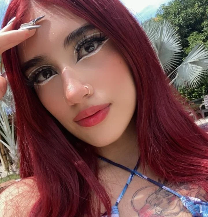 cherrywelll Offline XXX-Chat