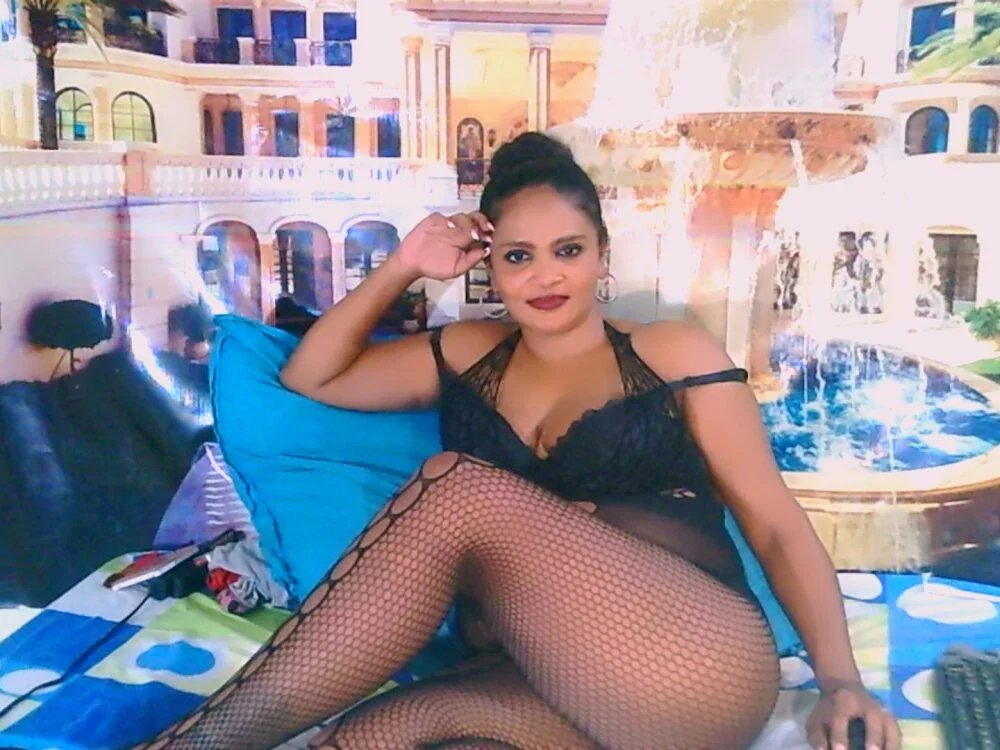 Luciousindian69 Adlı Modelin Çevrimdışı XXX Sohbeti