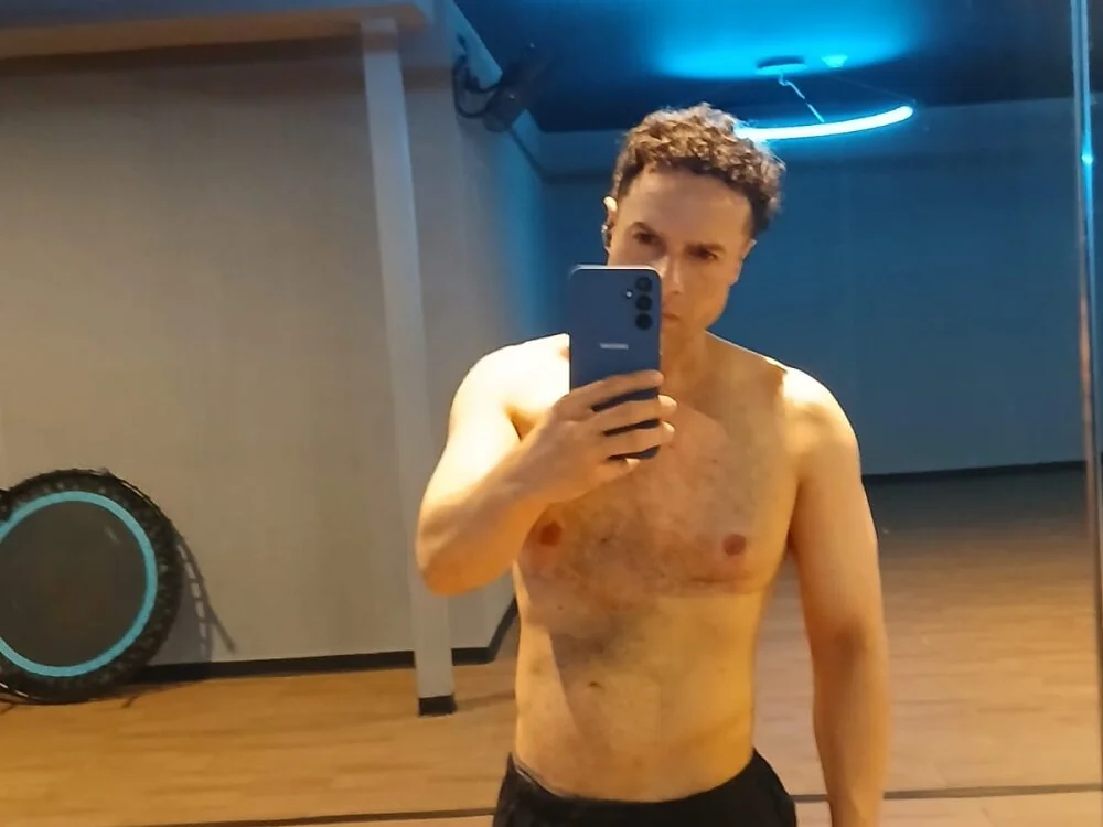 Hugo_Grayn Offline XXX chat