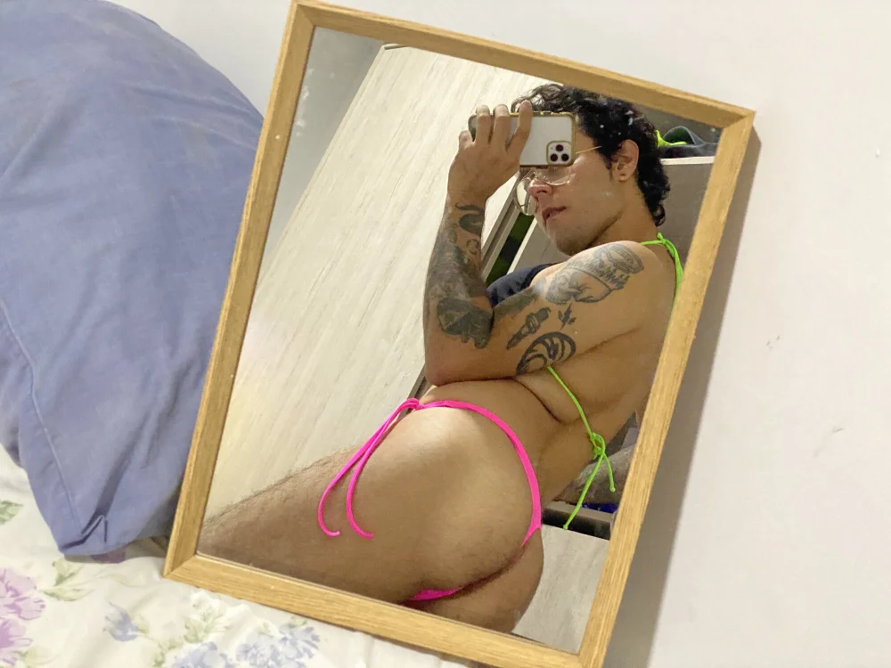 Saraxstn's Offline XXX Chat