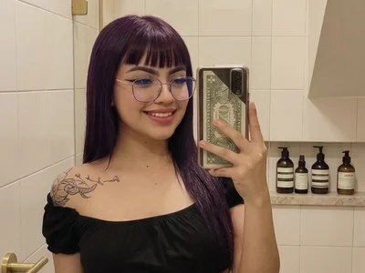 kira_ec on StripChat