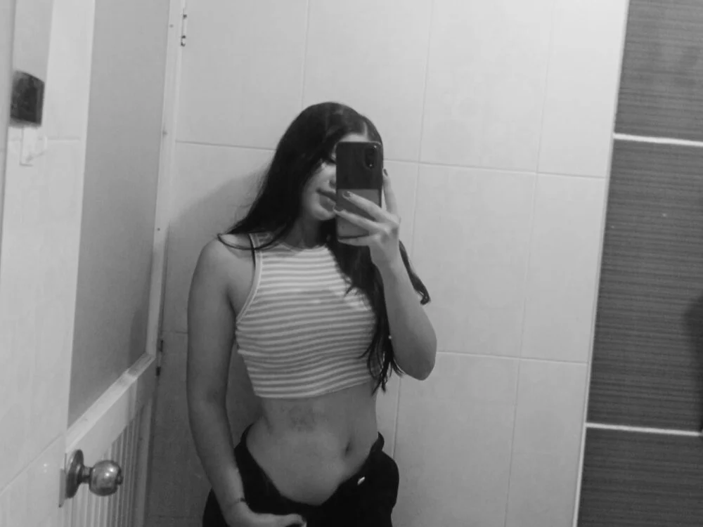 daila_nyxen Offline XXX-Chat