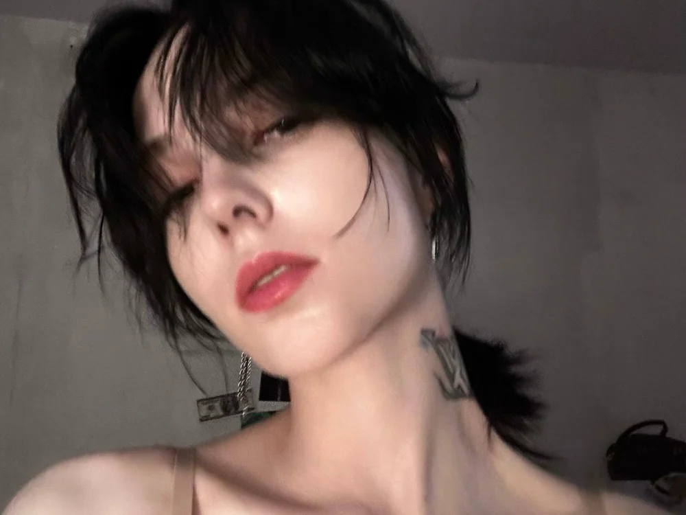 SylviaHunter's Offline XXX Chat