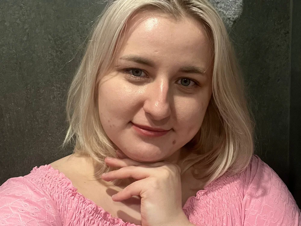 LioraArdyn Chat XXX offline