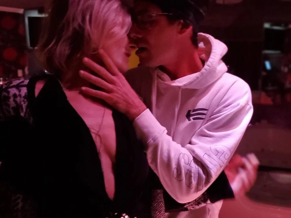 eroticacouple offline XXX-chat