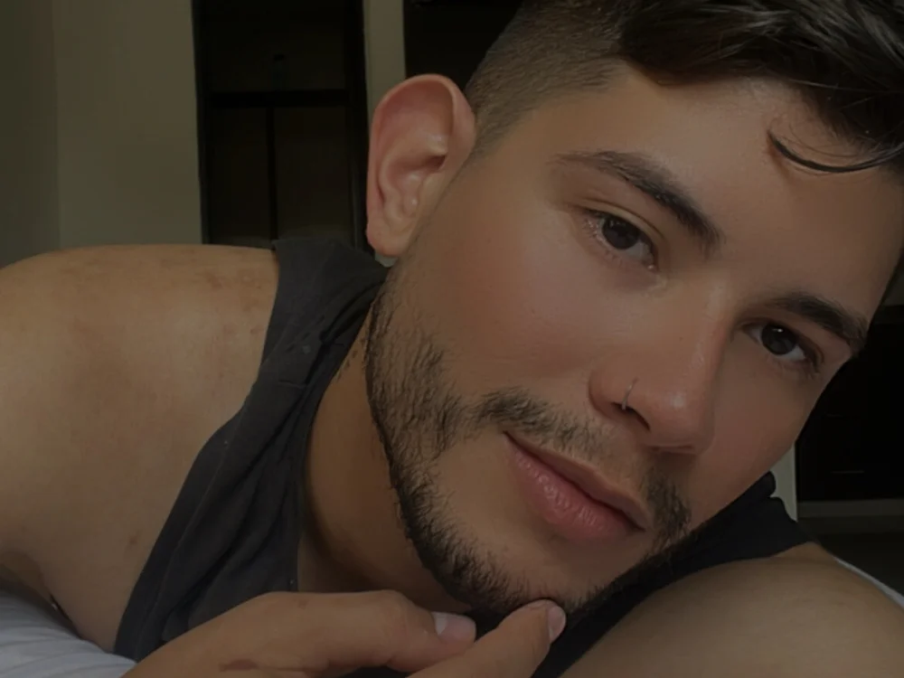 simon_thomson Chat XXX Ngoại tuyến