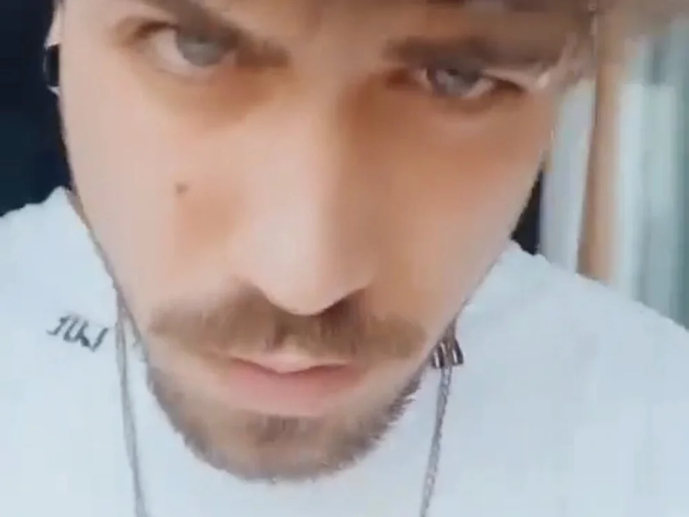 Fattescoppia@xh's Offline Chat Room