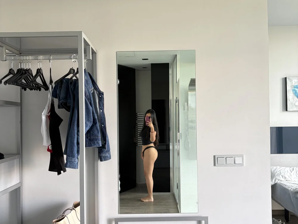 PinkMoonMochi Adlı Modelin Çevrimdışı Sohbet Odası