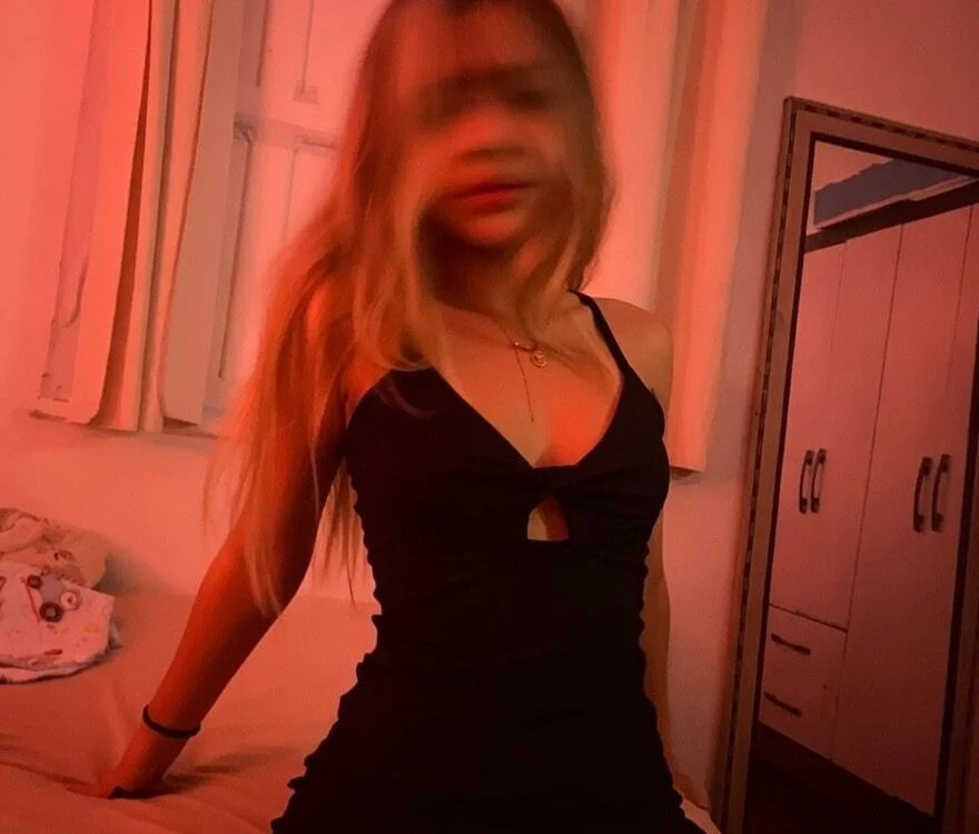 blondecat Offline XXX Chat