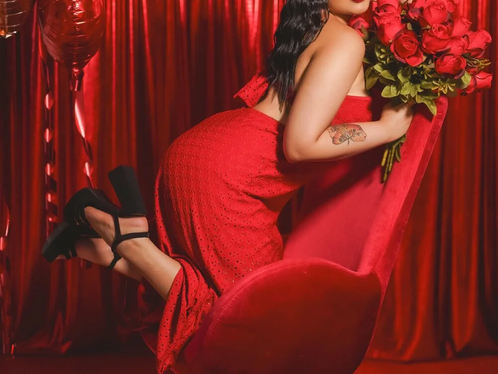 Nicolle_Ruizz Offline XXX-chat