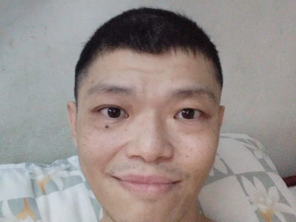 Leoboi30 离线XXX聊天