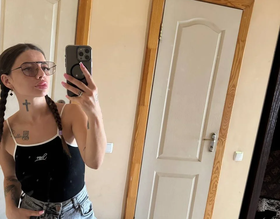 AlisMoonly – Offline XXX chat