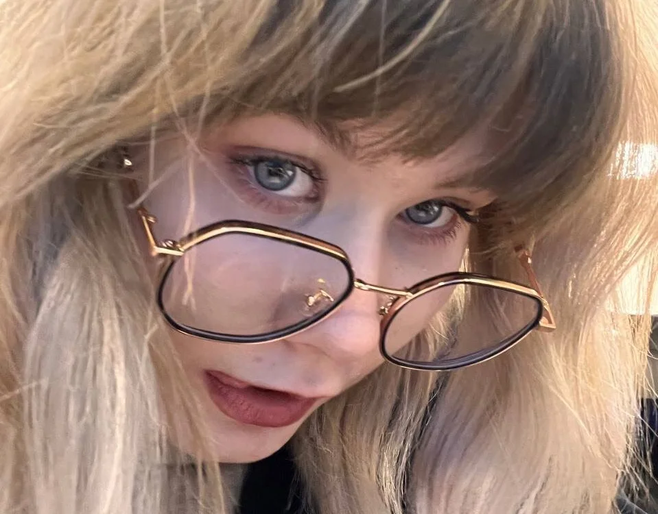 KelleyGilbreth's Offline XXX Chat