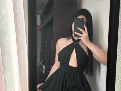 Image 1 of Mimisixo, female webcam model,  years old, on live webcam