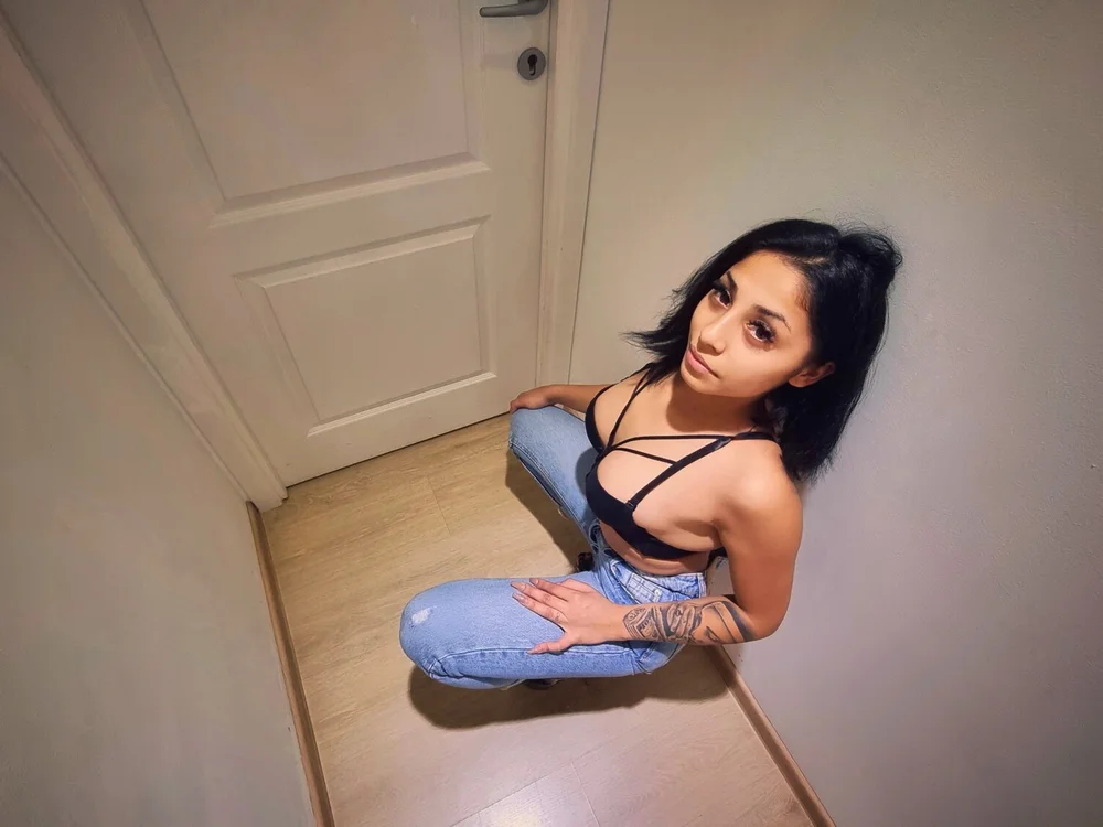 seductive_t33n Adlı Modelin Çevrimdışı Sohbet Odası