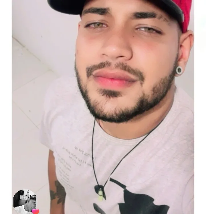 morenito77li's Offline XXX Chat