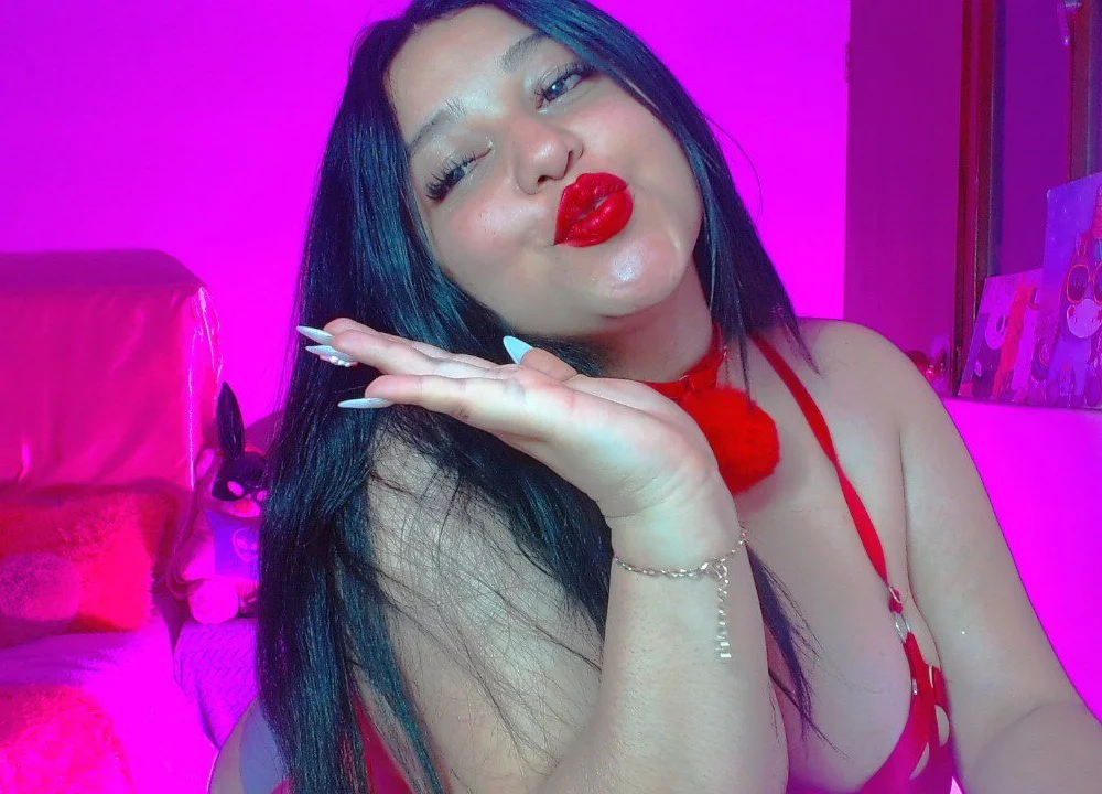 Kym_Owens Adlı Modelin Çevrimdışı XXX Sohbeti