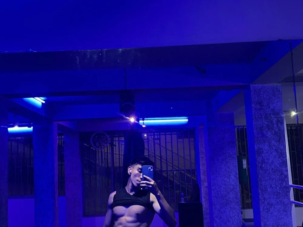 AndyRush__ Offline XXX-Chat