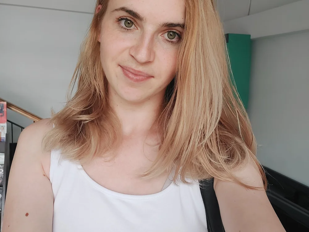 Anne-Mo offline chatrum