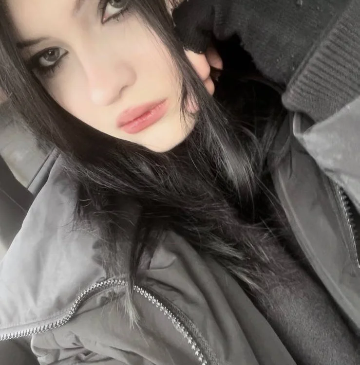 Онлайн чат XXX EmilyEmbears