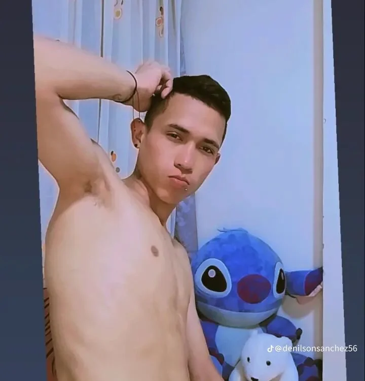 _Alejo_777's Offline Chat Room