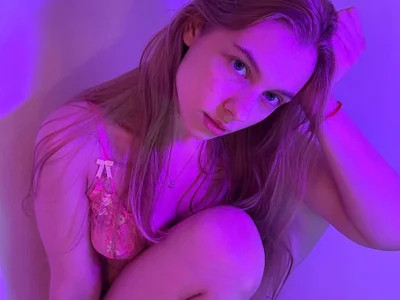 AvelynFrey on StripChat