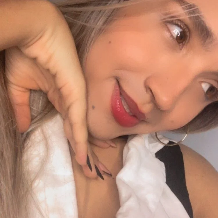 Kary_Blush's Offline XXX Chat