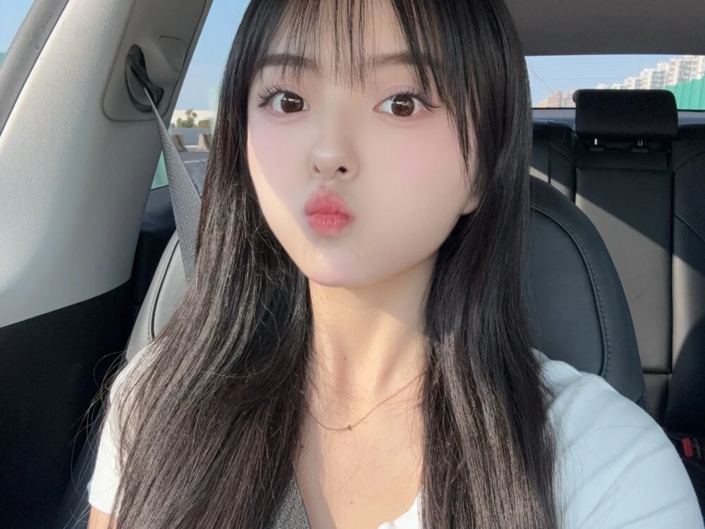 Krystal001 離線 XXX 聊天