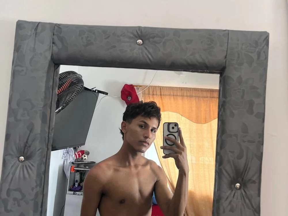 Offline XXX chat latinboy_cum1