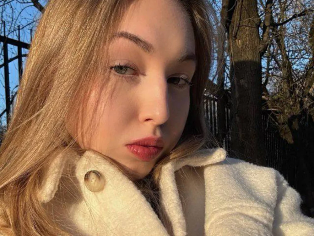 Aira_Frost offline chatrum