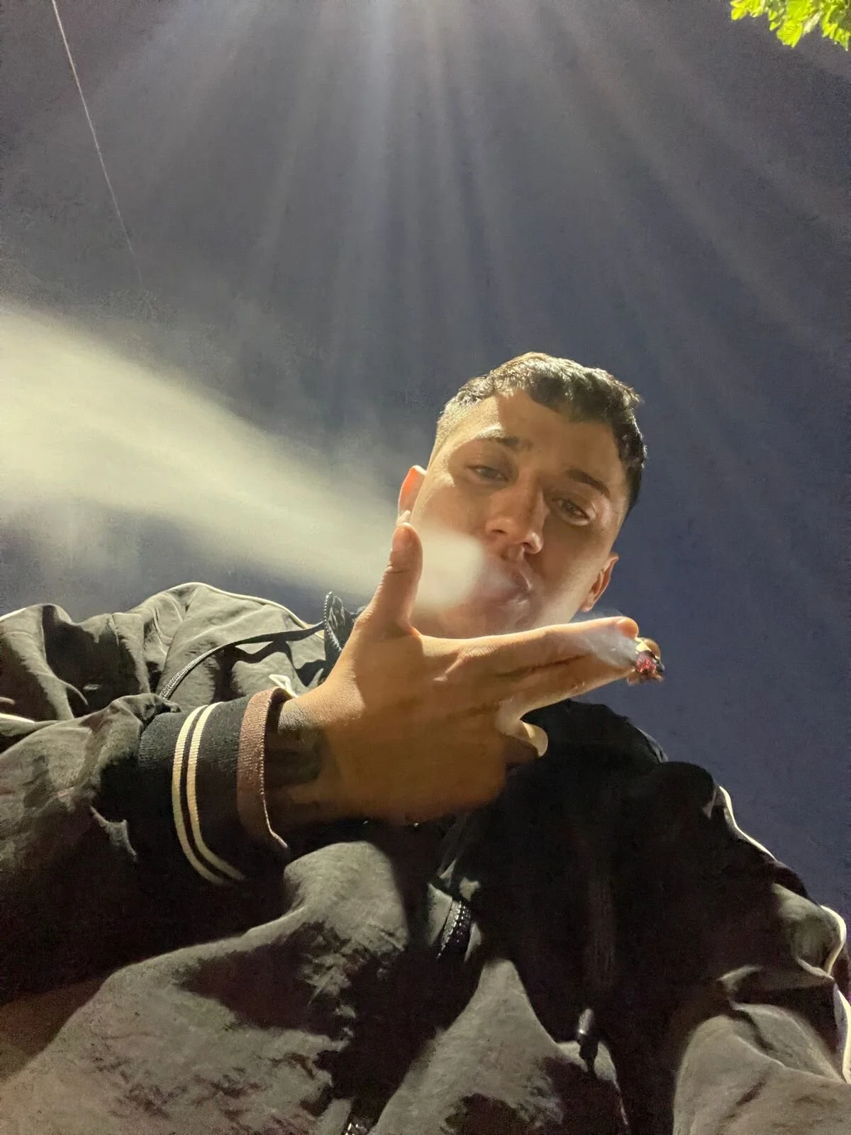 Alvarezz0202 live webcam